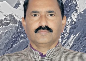 चिलचिलाती धूप में काम कर रहे मजदूर पर मार्मिक चित्रण – द्वारा प्रधानाचार्य जगदीश चन्द्र पाठक