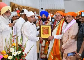 सीएम ने हेमकुंड साहिब में आयोजित कार्यक्रम में सहभागिता की