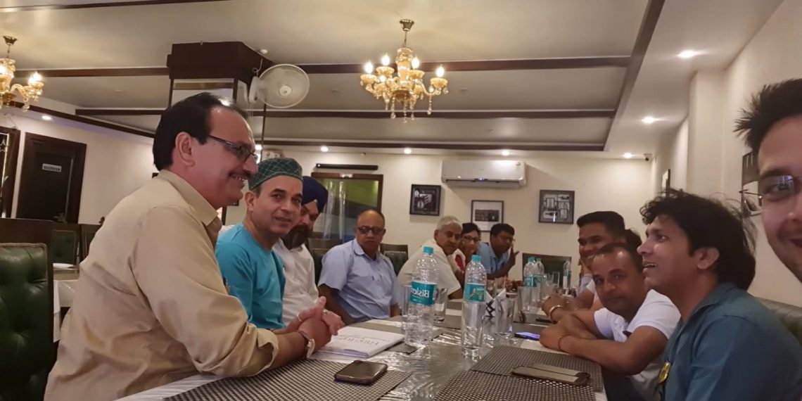 नेशनलिस्ट यूनियन ऑफ जर्नलिस्ट्स की हरिद्वार जनपद इकाई द्वारा आयोजित बैठक में हिंदी पत्रकारिता दिवस को उत्साहपूर्वक मनाने पर चर्चा की गयी