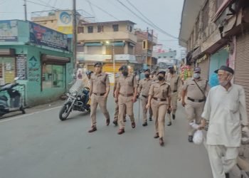 अल्मोड़ा पुलिस ने सार्वजनिक स्थानों पर खुले मैदान,होटल,ढाबों,ठेलियों पर शराब पीने व पिलाने की प्रवृति पर प्रभावी रोकथाम हेतु चलाया ’’इवनिंग स्ट्रोम’’ अभियान