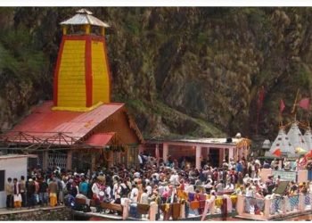चारधाम यात्रा का शुभारंभ, श्रद्धालुओं के लिए खुले यमुनोत्री धाम के कपाट