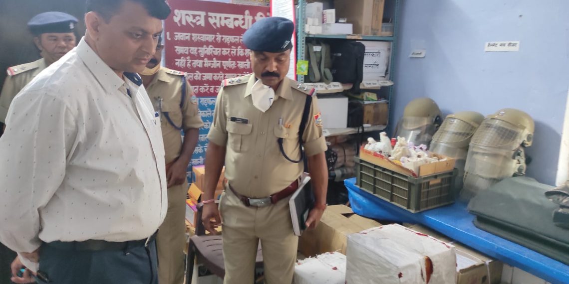 एस0एस0पी0 अल्मोड़ा ने थाना सोमेश्वर का औचक निरीक्षण कर दिये आवश्यक दिशा निर्देश