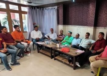 नेशनलिस्ट यूनियन आफ जर्नलिस्ट्स के संरक्षक त्रिलोक चन्द्र भट्ट द्वारा यूनियन की जनपद बागेश्वर इकाई के साथ स्थानीय होटल में हुए ‘मीडिया संवाद’