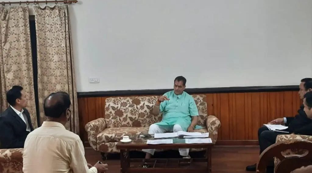 शहरी विकास मंत्री ने की प्राधिकरण के कार्यों की समीक्षा