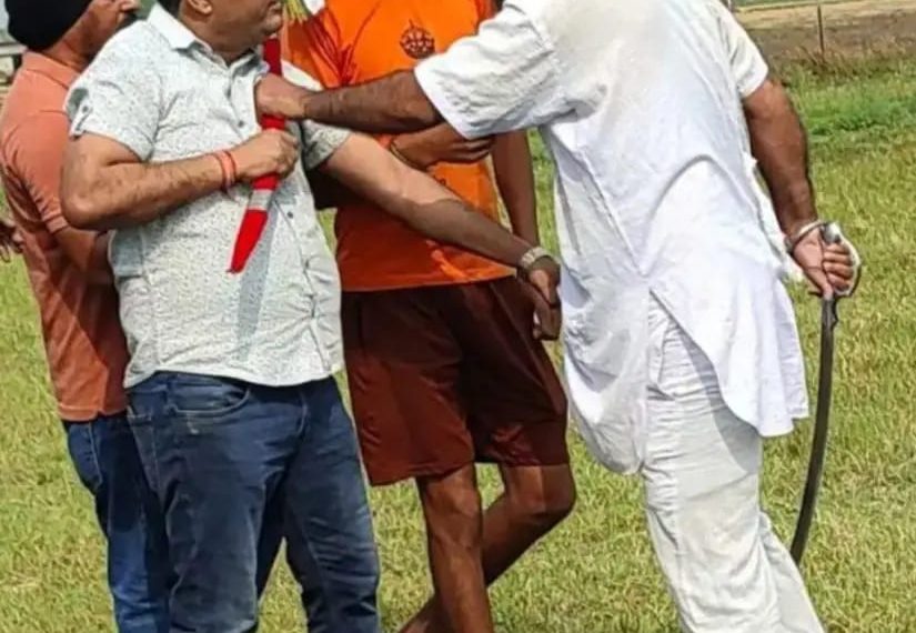 यहां तलवार तमंचों से लैस दबंगों ने दवा कारोबारी पर किया हमला