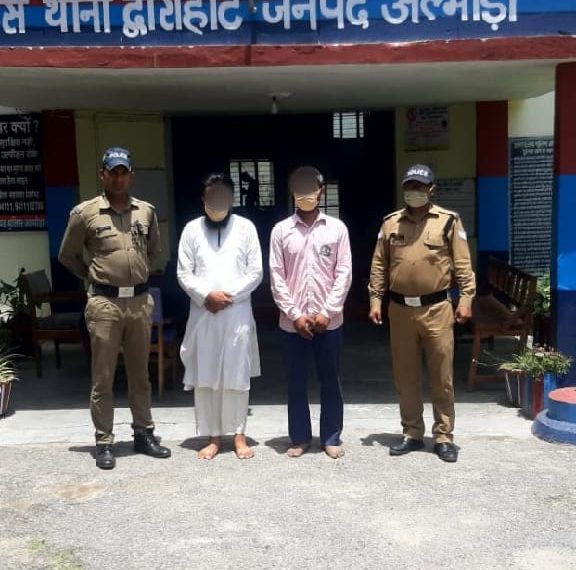 फर्जी आधार कार्ड से सिम लेकर खाते से गायब की थी मेहनत की कमाईएसएसपी अल्मोड़ा की टीम साईबर ठगी के मास्टर माइंड सहित 02 को उ0प्र0 से गिरफ्तार कर लाई