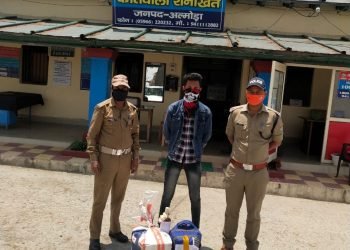 रानीखेत पुलिस ने अवैध शराब के साथ एक व्यक्ति को किया गिरफ्तार