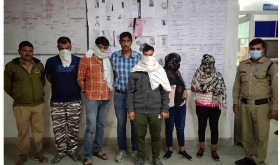 सेक्स रैकेट का भांडा फोड़,दो महिलाएं समेत पांच लोग गिरफ्तार