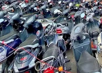 परिवहन विभाग की बड़ी कार्यवाही में 12 वाहन सीज
