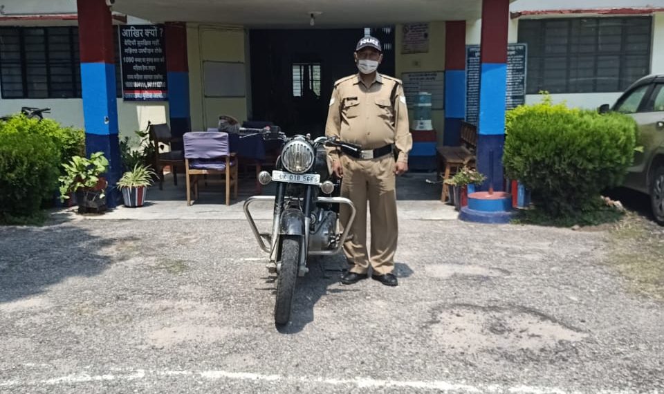 द्वाराहाट पुलिस ने शराब पीकर वाहन चलाने पर 01 व्यक्ति को किया गिरफ्तार व वाहन सीज