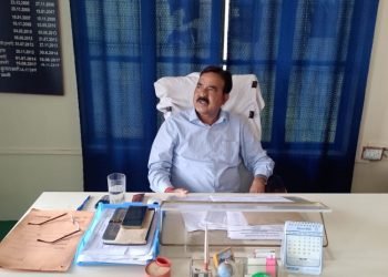 पेयजल समस्या को लेकर वरिष्ठ सामाजिक कार्यकर्ता संजय पांडे ने जल संस्थान के अधीक्षण अभियंता के.एस.खाती से की मुलाकात