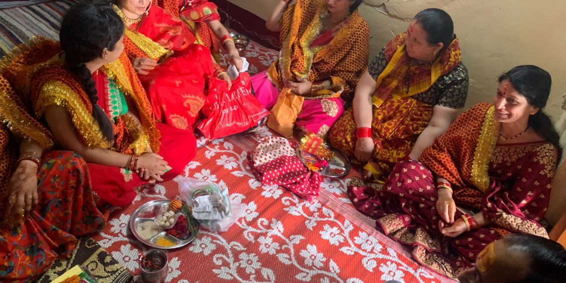 धूमधाम से मनाया गया वटसावित्री व्रत मात्रृशक्ति ने श्रधा भक्ति से की मां वटसावित्री की पूजा