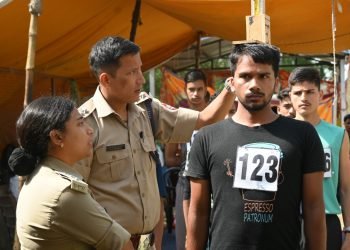 पुलिस लाईन अल्मोड़ा में उत्तराखंड पुलिस/फायरमैन आरक्षी भर्ती प्रक्रिया में शारीरिक दक्षता परीक्षा में कुल 285 (महिला/पुरुष) अभ्यर्थियों द्वारा किया प्रतिभाग