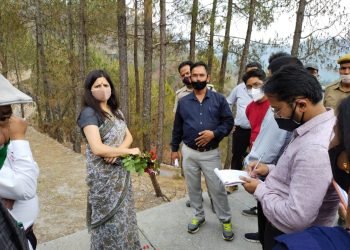 जिलाधिकारी वंदना के नेतृत्व में जिला प्रशासन की टीम ने आज धौलछीना क्षेत्र का किया स्थलीय निरीक्षण
