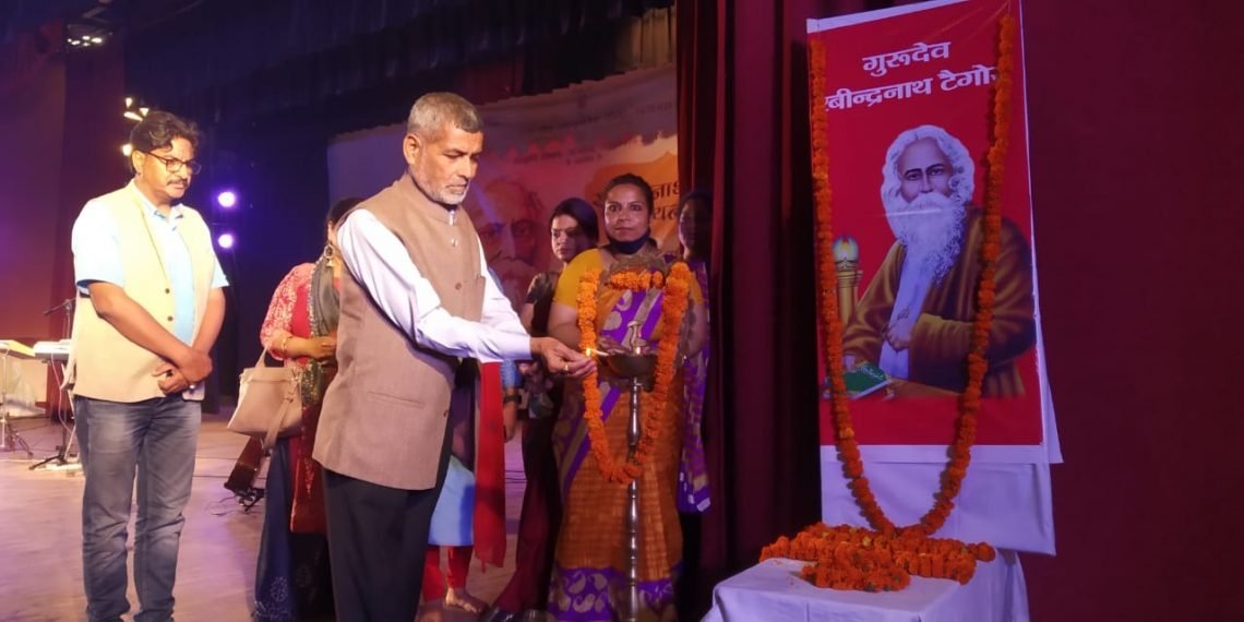आजादी के अमृत महोत्सव कार्यक्रम के तहत उदय शंकर नाटय अकादमी, फलसीमा, अल्मोड़ा में गुरूदेव टैगोर का 161वॉ जन्मोत्सव कार्यक्रम का शुभारम्भ