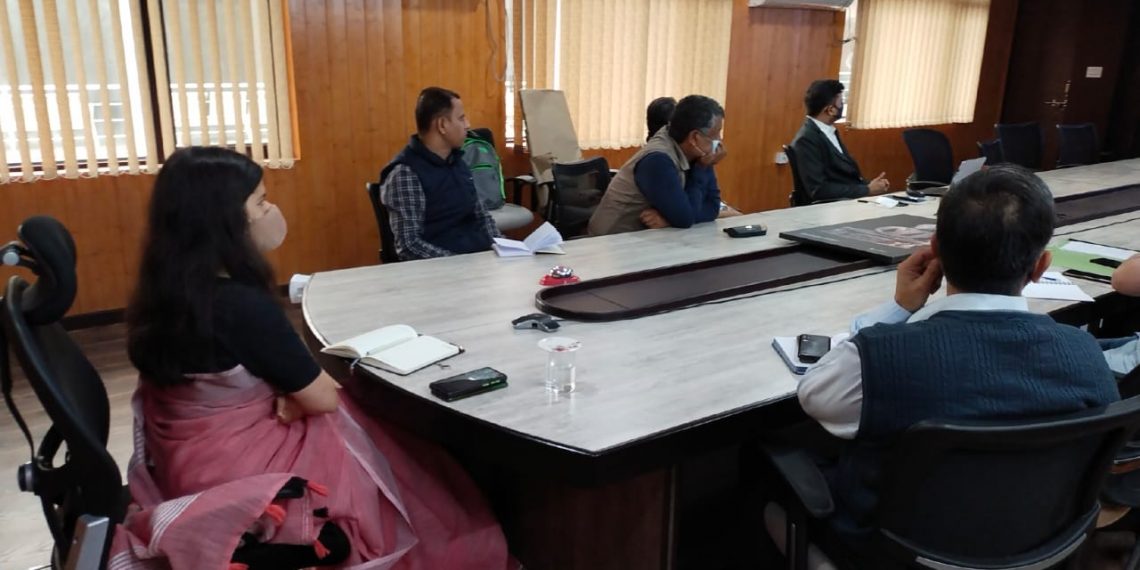 जिला अधिकारी वन्दना सिंह की अध्यक्षता में मल्ला महल में बनने वाले म्यूजियम के कार्यों को लेकर समीक्षा बैठक नवीन कलेक्ट्रेट में आयोजित की गई