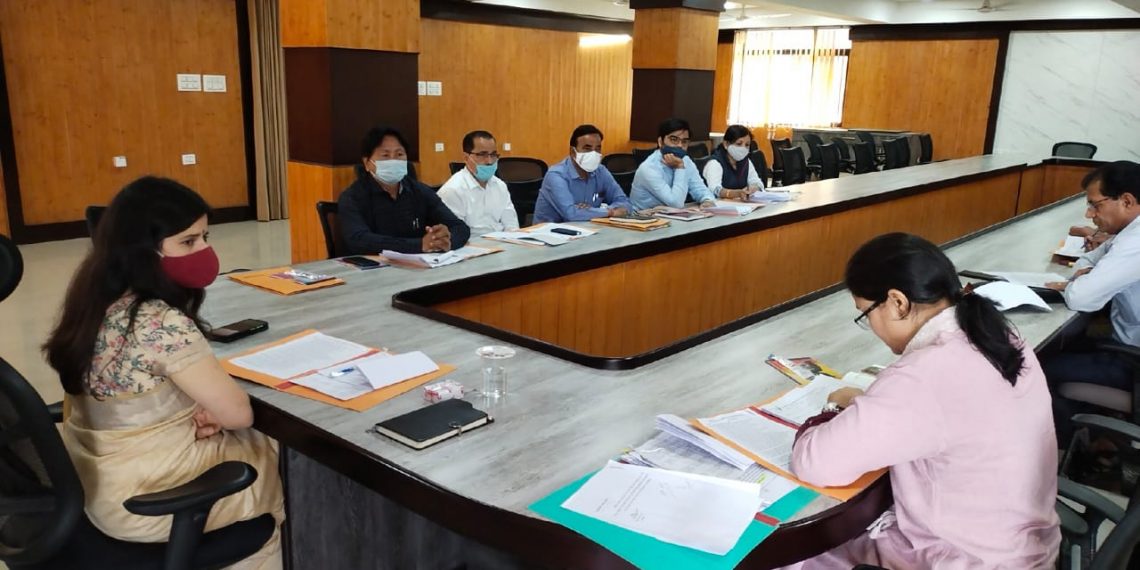 जिलाधिकारी वंदना की अध्यक्षता में आज नवीन कलेक्ट्रेट में जिला उद्योग मित्र की बैठक आयोजित की गई