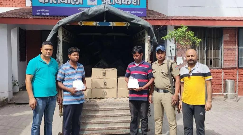 एसओजी देहात को मिली बड़ी कामयाबी,अवैध 13 पेटी शराब के साथ वाहन सीज