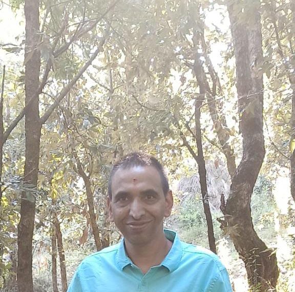 वरिष्ठ सामाजिक कार्यकर्ता संजय पांण्डे ने डीएम को सौंपा प्रार्थना पत्र