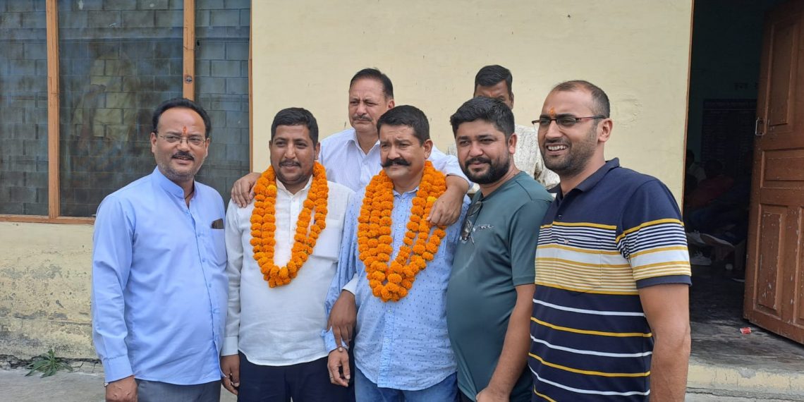 हिमालयन वेलफेयर कान्ट्रेक्टर सोसायटी का विधिवत चुनाव हुआ संपन्न प्रयाग अध्यक्ष और गोपाल सिंह चौहान और अकरम खान उपाध्यक्ष