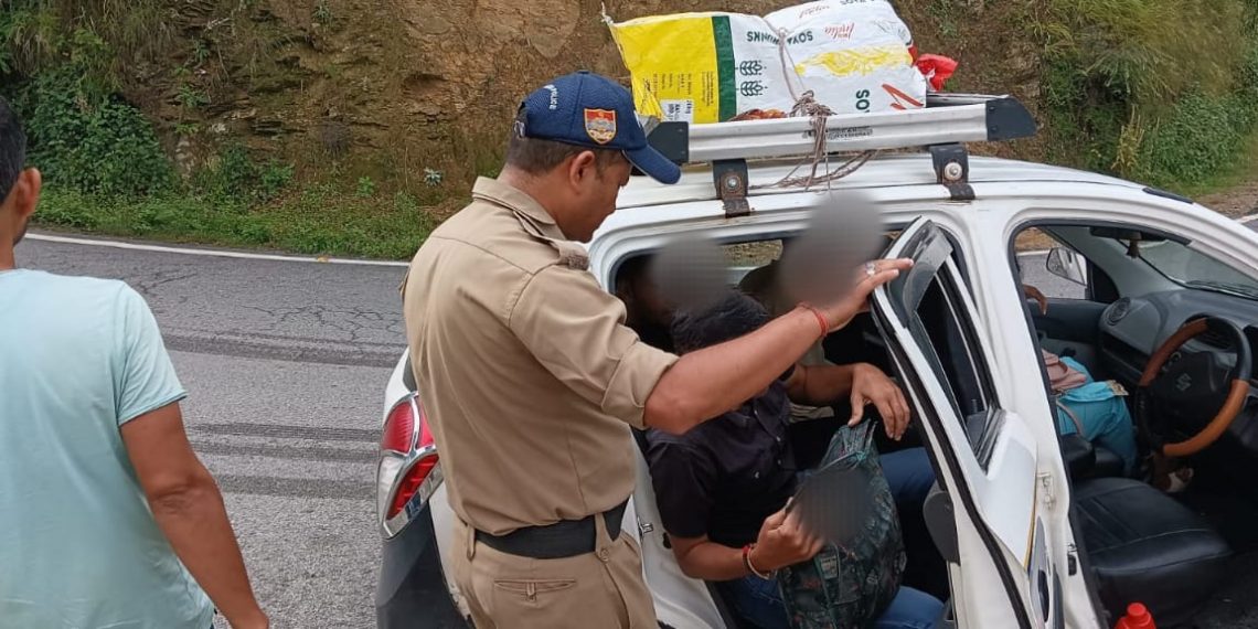 मिशन मर्यादा/इवनिंग नशे के विरुद्ध अल्मोड़ा पुलिस कर रही है कड़ी कार्यवाही 85 लोगों के विरुद्ध की गई कार्रवाई एक वाहन सीज