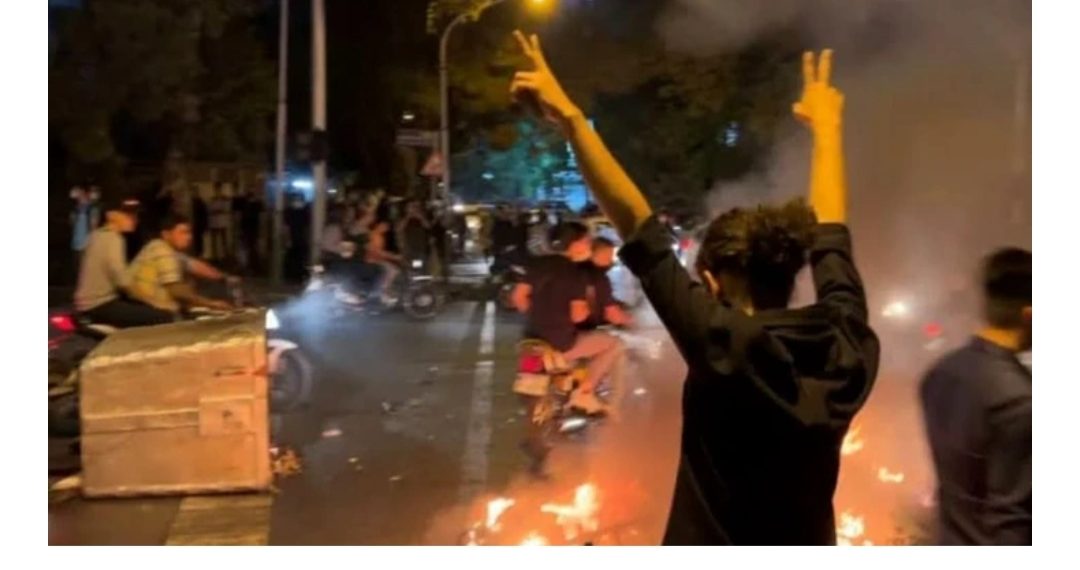 हिंसक प्रदर्शन में अब तक 40 लोगों की मौत प्रदर्शनकारियों को सरकार ने दी सख्त चेतावनी