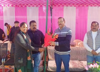 जिलाधिकारी आलोक कुमार पांडेय द्वारा मंडल स्तरीय क्रिकेट प्रतियोगिता का किया गया शुभारंभ