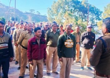 थानाध्यक्ष सल्ट ने ग्राम प्रहरियों की मीटिंग लेकर दिये आवश्यक दिशा-निर्देश   