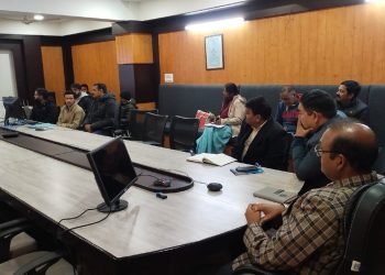 स्थानीय निकाय सामान्य निर्वाचन 2025 के सफल संपादन हेतु आज पीठासीन अधिकारी एवं मतदान अधिकारी प्रथम का रेंडमाइजेशन जिलाधिकारी आलोक कुमार पांडेय की
