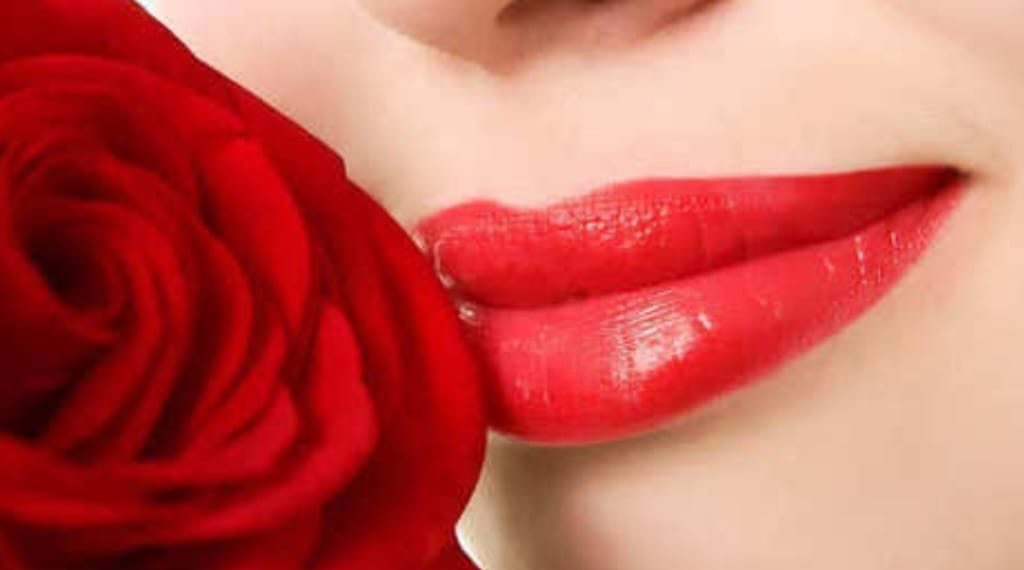 सौंदर्य में चार चाँद लगाते हैं खूबसूरत होंठ