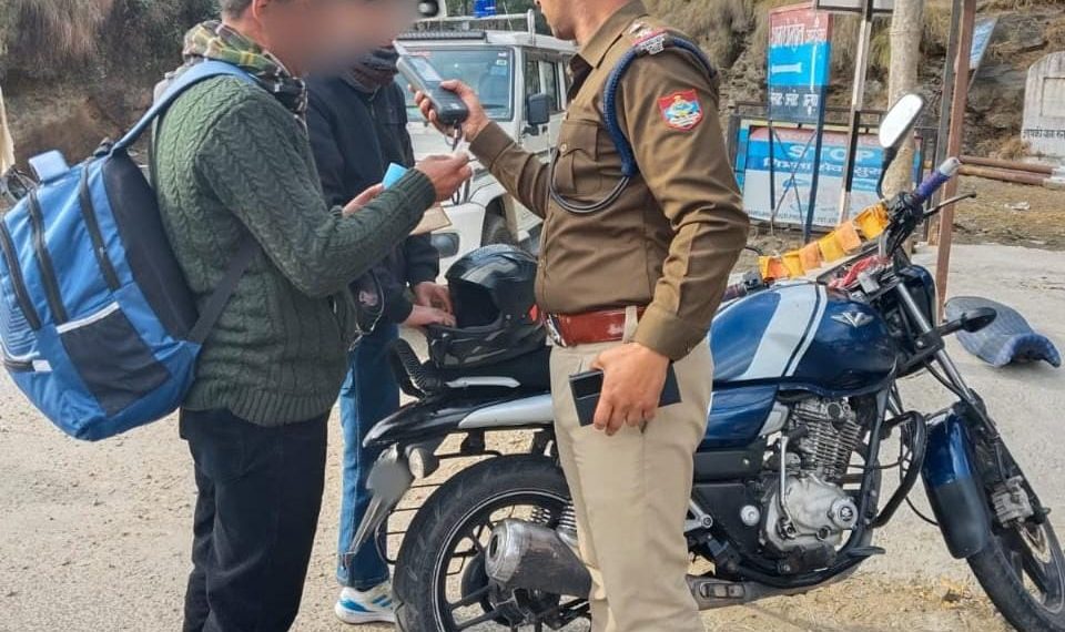 एसएसपी के सख्त निर्देशों पर निकाय चुनाव के दृष्टिगत सतर्क चेकिंग अभियान