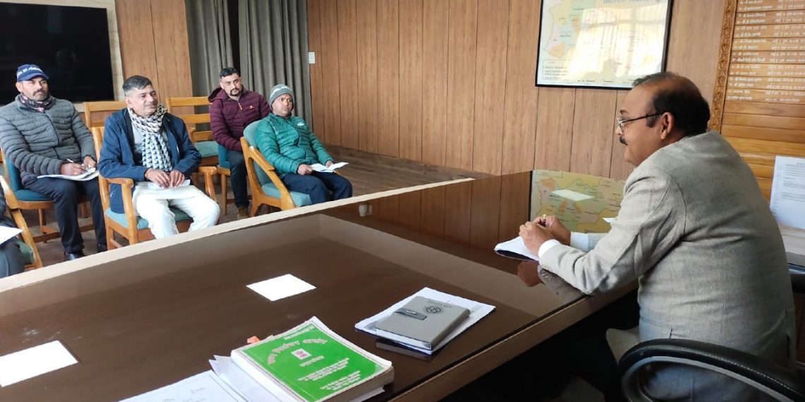 जागेश्वर मंदिर प्रबंधन समिति की बैठक जिलाधिकारी आलोक कुमार पांडेय की अध्यक्षता में आयोजित हुई