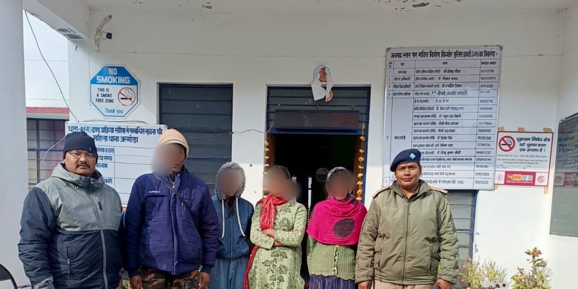 नाबालिग बालिकाओं को थाना धौलछीना पुलिस टीम ने सकुशल बरामद कर परिजनों के सुपुर्द किया