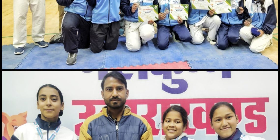 कोच यशपाल भट्ट ने छात्र व छात्राओं को शुभकामनाएं प्रदान करते हुए उज्जवल भविष्य की कामनाएं प्रदान की