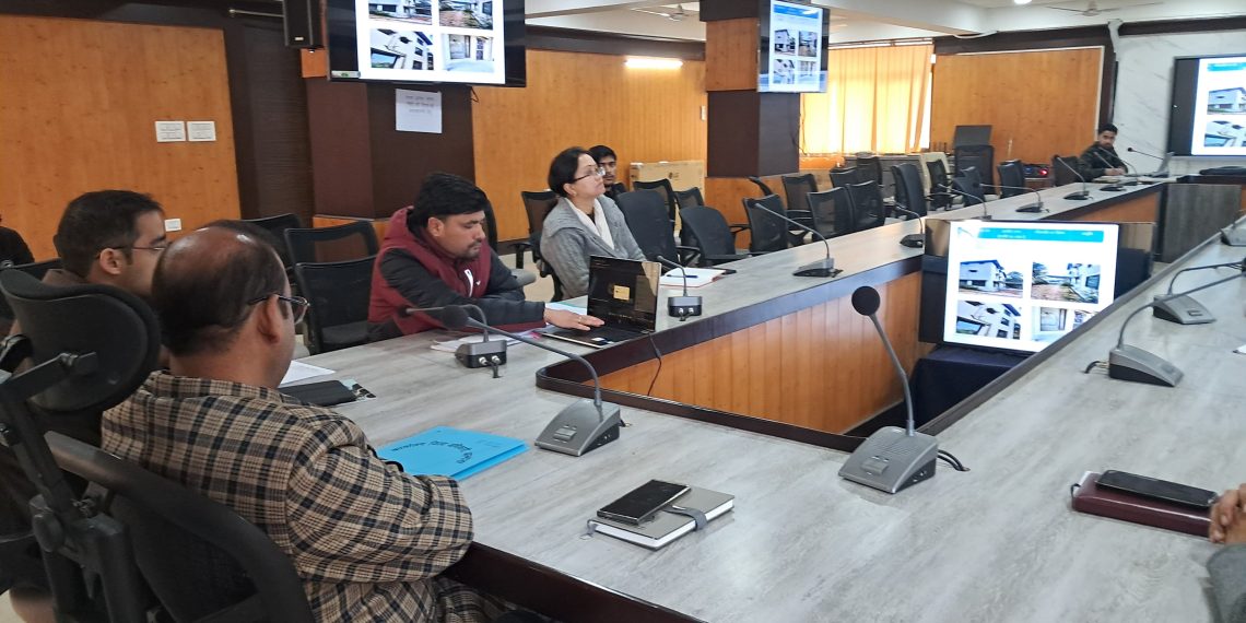 जागेश्वर मास्टर प्लान के संबंध में जिलाधिकारी आलोक कुमार पांडेय की अध्यक्षता में एक बैठक कलेक्ट्रेट में आयोजित