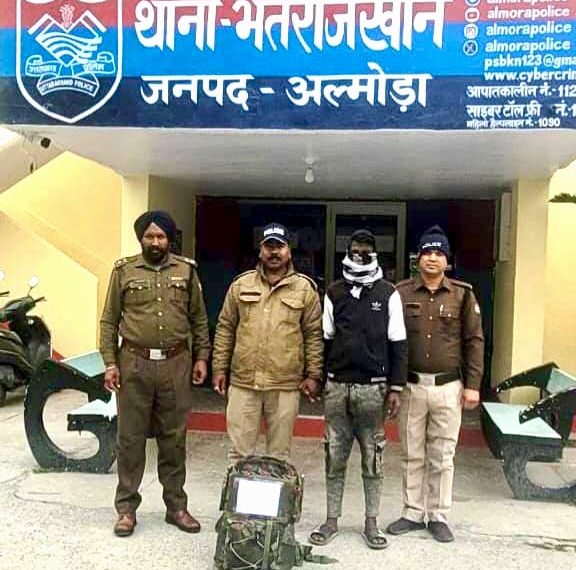 तीन लाख से अधिक कीमत का 13.240 कि0 ग्रा0 गांजा बरामद