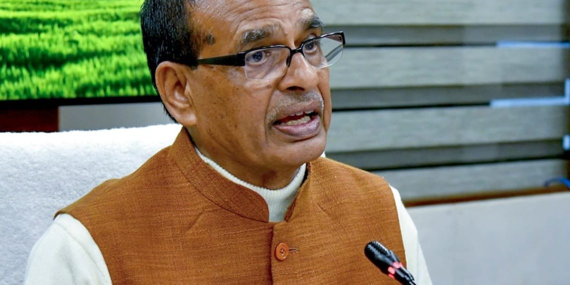 शिवराज सिंह चौहान की कष्टप्रद हवाई यात्रा और प्रधानमंत्री का मध्यप्रदेश दौरा