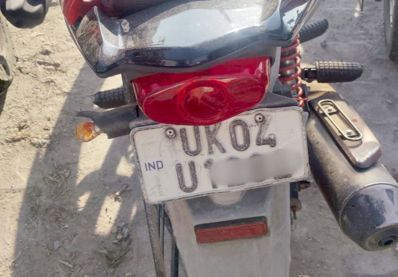 शराब के नशे में लहराते हुए बाइक दौड़ा रहे चालक को इंटरसेप्टर ने किया गिरफ्तार, बाइक सीज