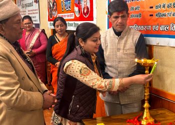 अंतरराष्ट्रीय महिला दिवस के अवसर पर बाल विकास विभाग अल्मोड़ा द्वारा महिला गोष्ठी का आयोजन नगर प्रमुख अजय वर्मा की अध्यक्षता में किया गया