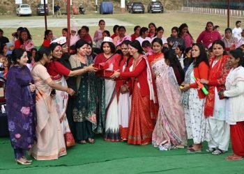 पुलिस लाईन अल्मोड़ा में मची होली की धूम,