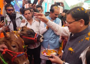 सीएम पुष्कर सिंह धामी पंहुचे आर्मी हेलीपैड अल्मोड़ा हुआ भव्य स्वागत