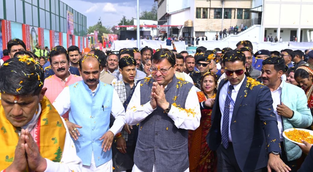 सेवा सुशासन और विकास के तीन साल की थीम के साथ अल्मोड़ा के हेमवती नंदन बहुगुणा स्टेडियम में आयोजित चिकित्सा एवं बहुउद्देशीय शिविर का आयोजन मा0 मुख्यमंत्री पुष्कर सिंह धामी की अध्यक्षता में आयोजित हुआ