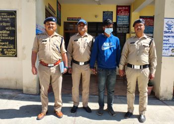 एसएसपी अल्मोड़ा का नशे के विरुद्ध कड़क एक्शन से तस्करों पर ताबड़तोड़ कार्यवाही जारी      738 ग्राम चरस के साथ 01 तस्कर को दबोचा