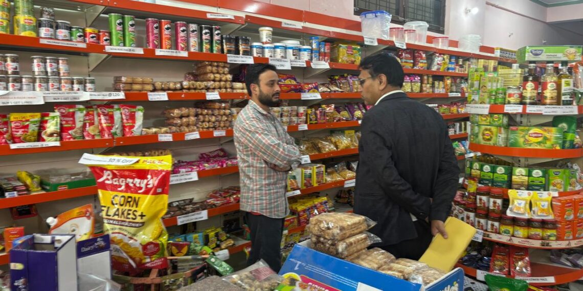 खाद्य सुरक्षा एव औषधि प्रशासन विभाग अल्मोड़ा के द्वारा खाद्य व्यापारियों के साथ जागरूकता एव निरीक्षण अभियान चलाया गया।