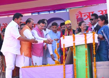 मुख्यमंत्री पुष्कर सिंह धामी ने आज चौखुटिया में मां अग्नेरी के ऐतिहासिक मंदिर प्रांगण में आयोजित चैत्र अष्टमी मेले में प्रतिभाग किया