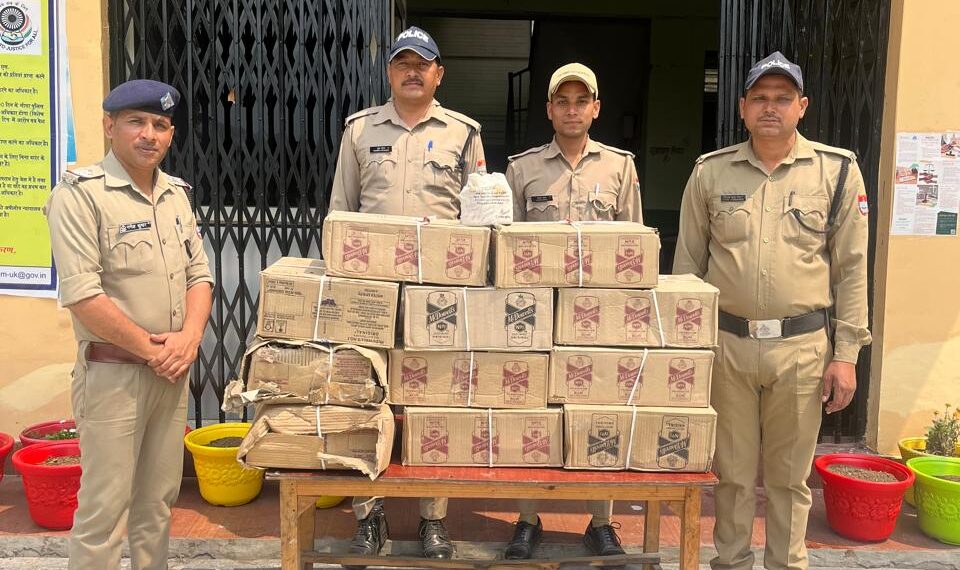 चौखुटिया में कलमठ से 11 पेटी अवैध अंग्रेजी शराब मिली