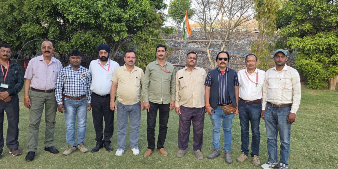 पर्वतीय पत्रकार महासंघ की बैठक रामनगर के ग्रीन वैली रेस्टोरेंट में संपन्न हुई