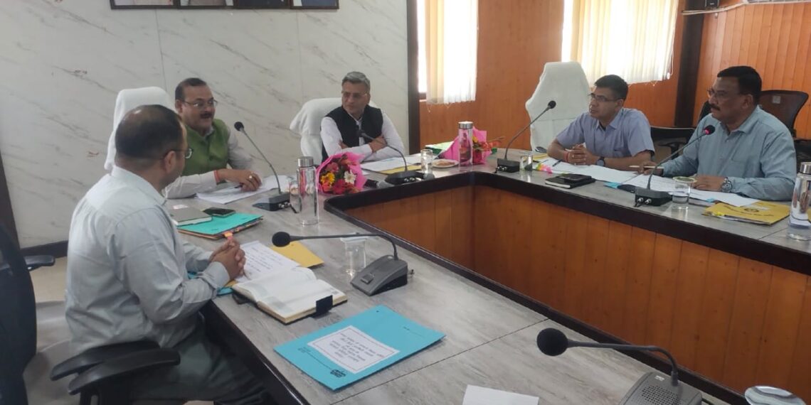 अपर सचिव सहकारिता मंत्रालय भारत सरकार पंकज कुमार बंसल ने आज कलेक्ट्रेट में पहुंचकर जिला सहकारिता विकास समिति की बैठक की अध्यक्षता की