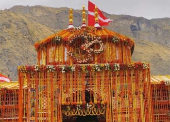 जय बद्री विशाल! खुल गए वैकुण्ठ के द्वार, दर्शन हेतु पधारिए बद्रीनाथ धाम में
