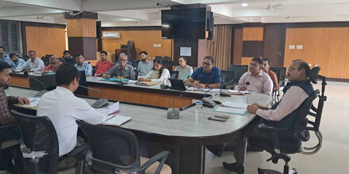 नगर निकायों की समीक्षा बैठक में तय हुए अहम निर्णय, मलिन बस्तियों के उन्नयन पर भी रहेगा विशेष फोकस